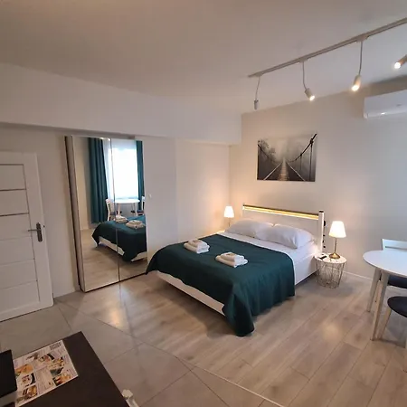 Cracow Central Aparthotel-3