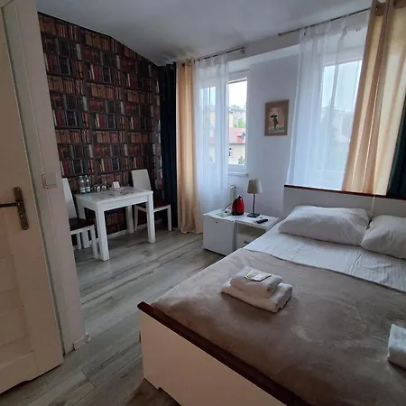 Cracow Central Aparthotel-2