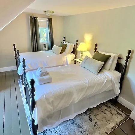Maple Hill Farm Bed & Breakfast-3