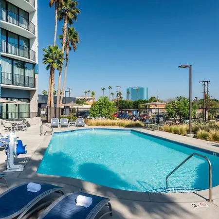 Holiday Inn Express & Suites Santa Ana - Orange County By Ihg-2