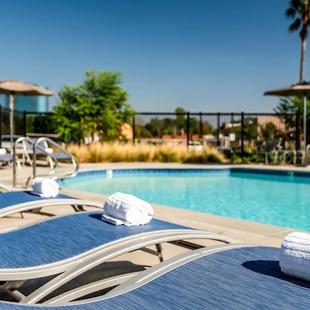 Holiday Inn Express & Suites Santa Ana - Orange County By Ihg-2