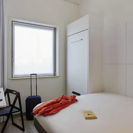 ibis budget Oostende Airport-2