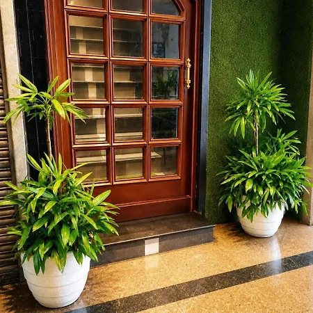 Status Business Hotel - Naveen Market-3
