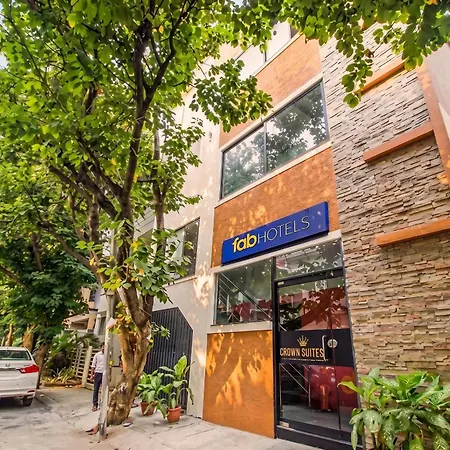 Fabhotel Crown Suites - Nr Sony Signals-2