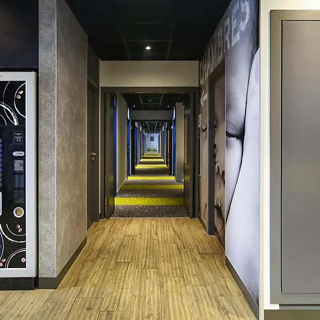 Ibis Budget Geneve Saint Genis Pouilly-2