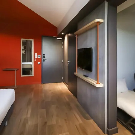 Ibis Budget Geneve Saint Genis Pouilly-3