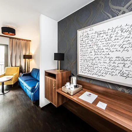 Best Western Plus Royal Suites-3