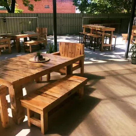 Riverina Hotel-2