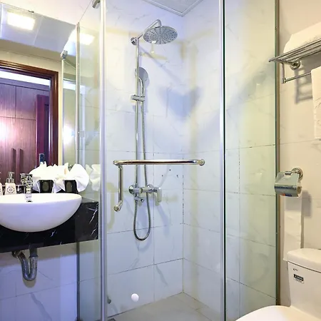 The Confetti Hotel Ha Long-3