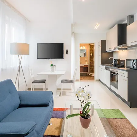 Best Western Plus Celebrity Suites-2