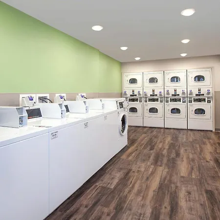 Woodspring Suites Quantico-2
