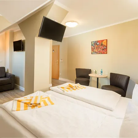 Hotel-Pension Am Schwanenteich-3