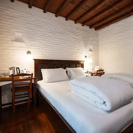 El Vino Hotel & Suites-3
