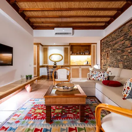 El Vino Hotel & Suites-3