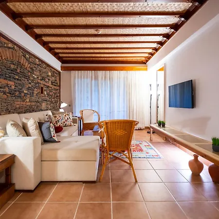 El Vino Hotel & Suites-3