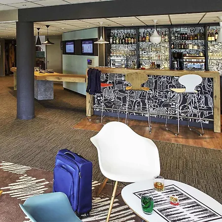Ibis Auray-2