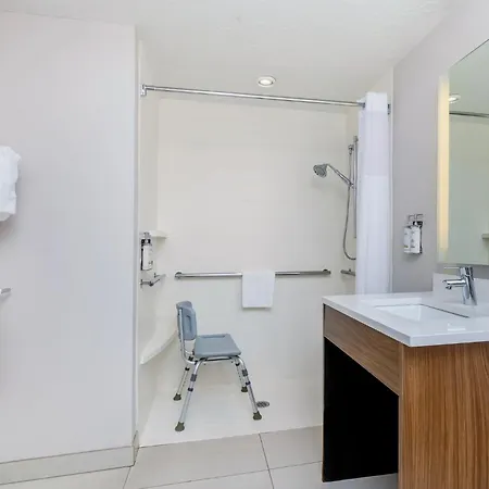 Holiday Inn Express Hotel & Suites Medford-Central Point By Ihg-2