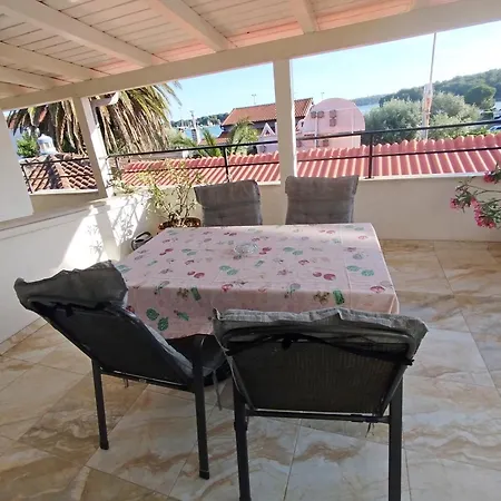 Rooms And Apartments Palma B&B-3
