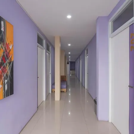 RedDoorz @ Gatot Subroto Street Bandung 3-3