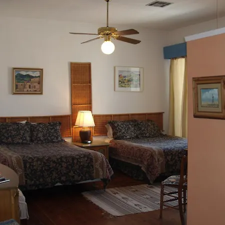 Lundeen Inn Of The Arts-2