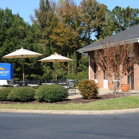 Baymont By Wyndham Lagrange-2