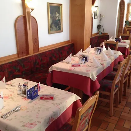 Hotel zum Kastell-3