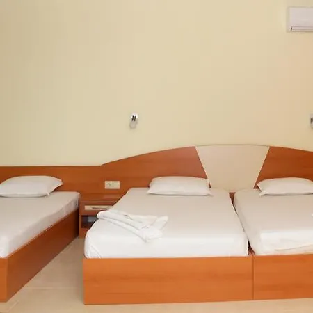Hotel Malibu-2