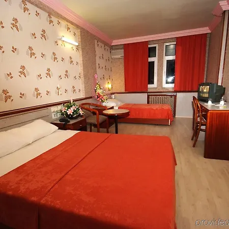 Green Hotel-2