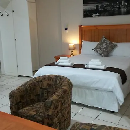 Eagles Nest Guesthouse-3