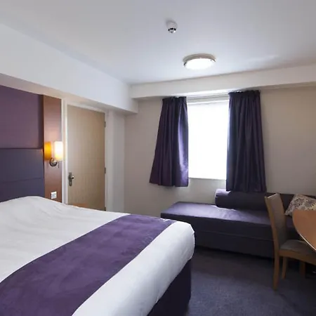 Premier Inn Kidderminster-2