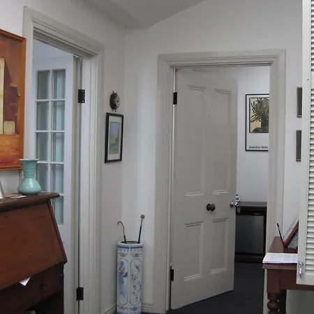 Three Chimneys Bed And Breakfast Boutique Guest House-2