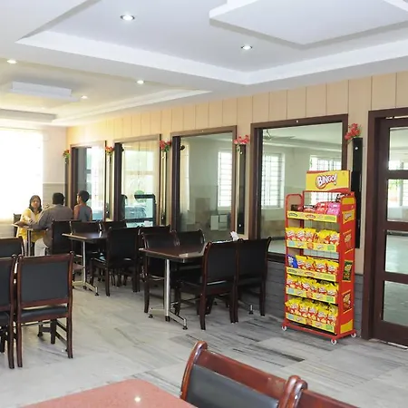 Hotel Queen Palace-3