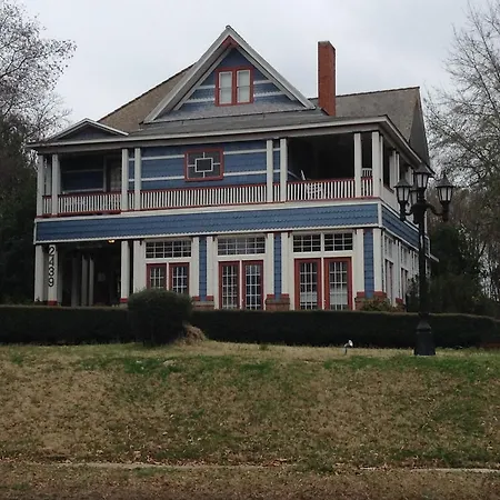 2439 Fairfield "A Bed And Breakfast"-3