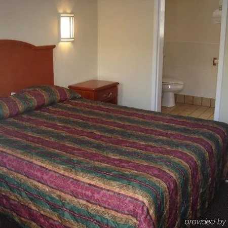 Shangri-La Motel-2