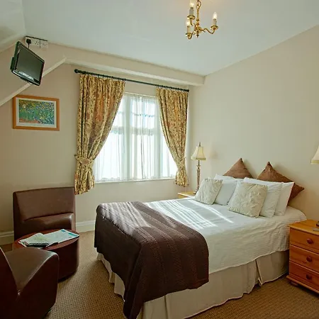 Monties Guest House - Adults Only-2