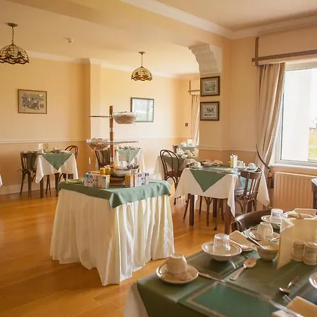 Dingle Bambury House Accommodation-2