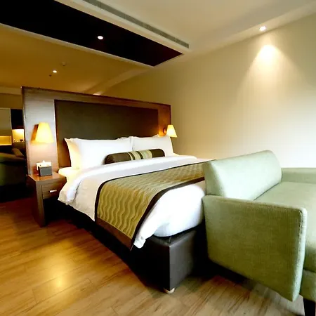The Lalit Traveller- Airport Hotel-3
