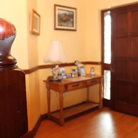 Gardenfield House Bed & Breakfast H91Vh02-2