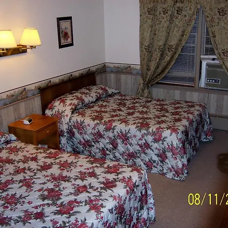 Travelers Inn Motel - Eagle River Downtown-3