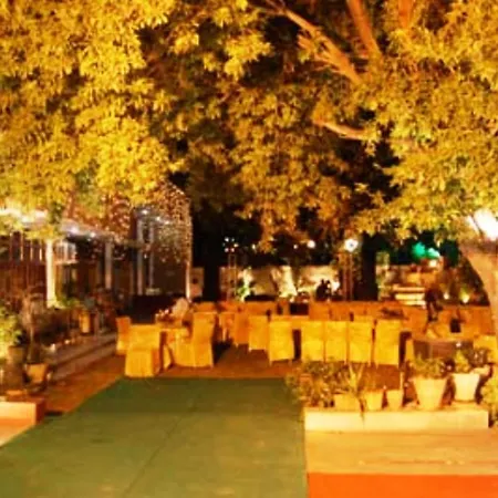 Hotel Kings Retreat-3