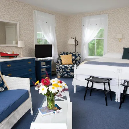 Dockside Guest Quarters-2