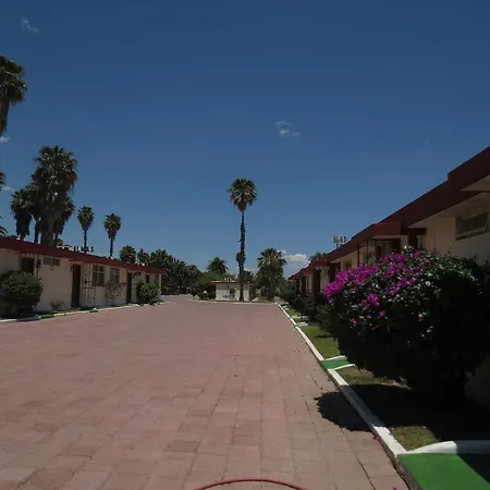 Hotel Las Palmas Midway Inn-2