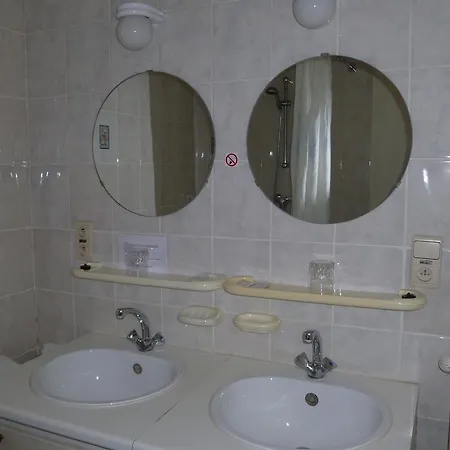 Guest House Adonis-2