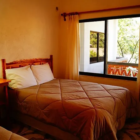Hospedaje La Hoja-3