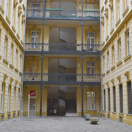 Synagogue View Guest House-2