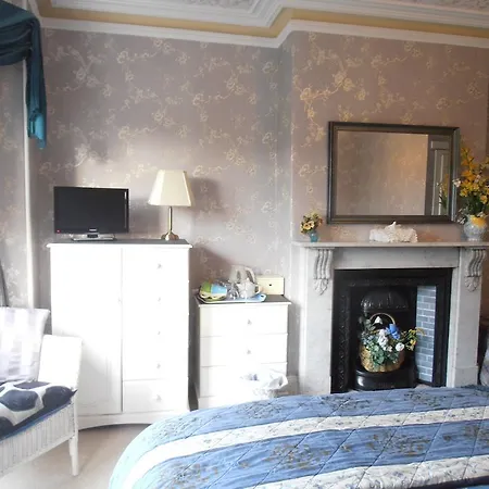 Riverside Guest House-2