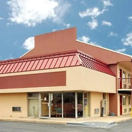 Econo Lodge Northeast-3
