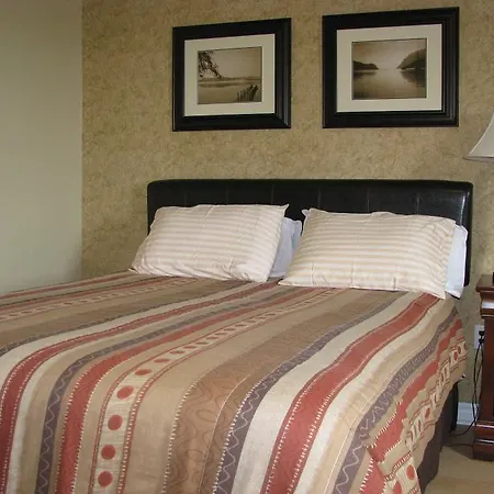 Macneil'S Motel-2