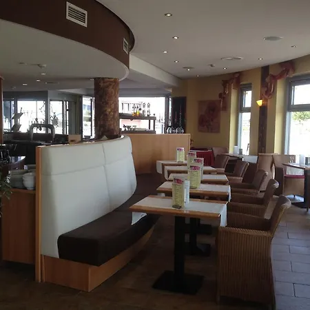 Nordseehotel Benser Hof Garni am Hafen-3