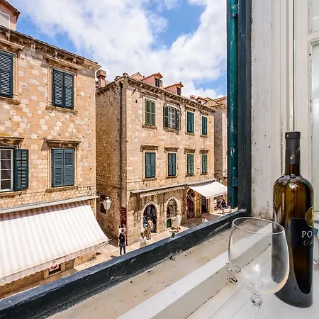 Stradun View En Suite Rooms & Studio-2